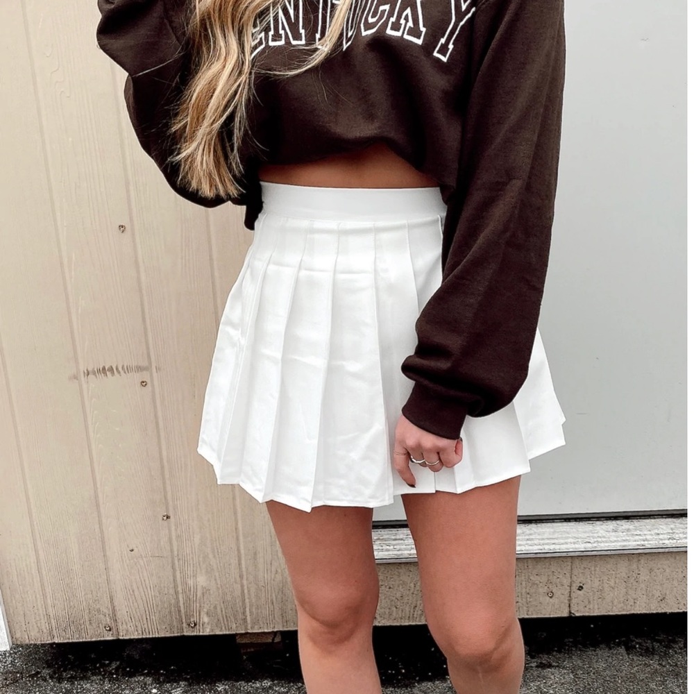 White pleated skirt NWT